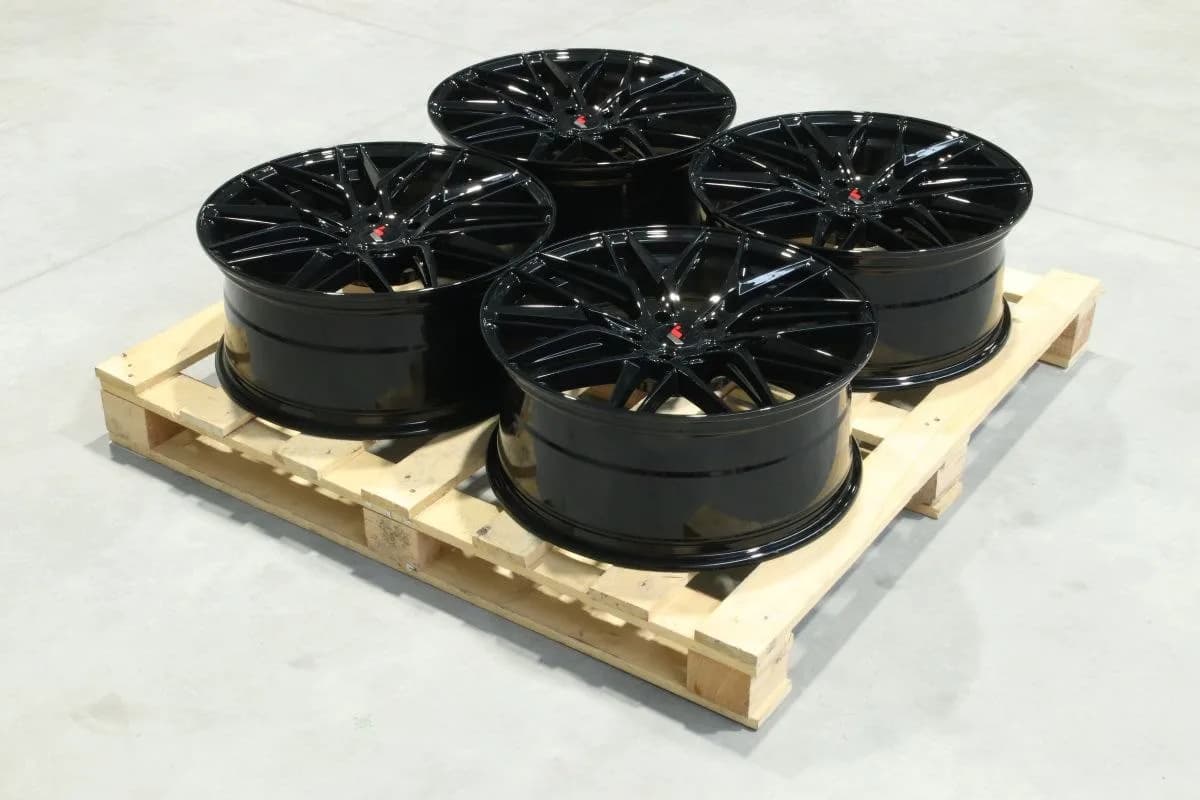 Комплект легкосплавних дисків 20" Japan Racing JR28 20x8,5 ET35 5x120 глянцевий чорний - фото My Tuning Lab