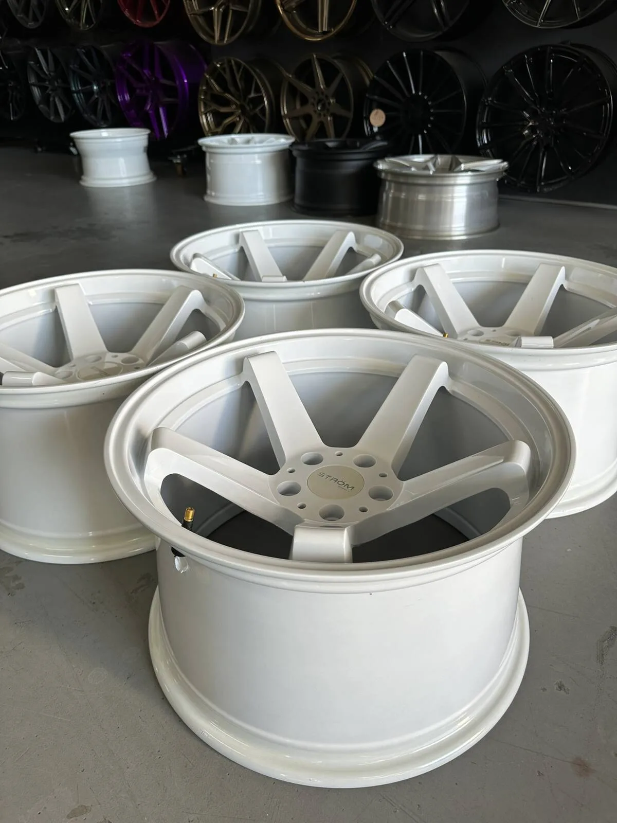 Легкосплавний диск 18" Strom DS-35 18x10,5 ET10 5x114,3 повний глянець білий - Вживаний - фото My Tuning Lab