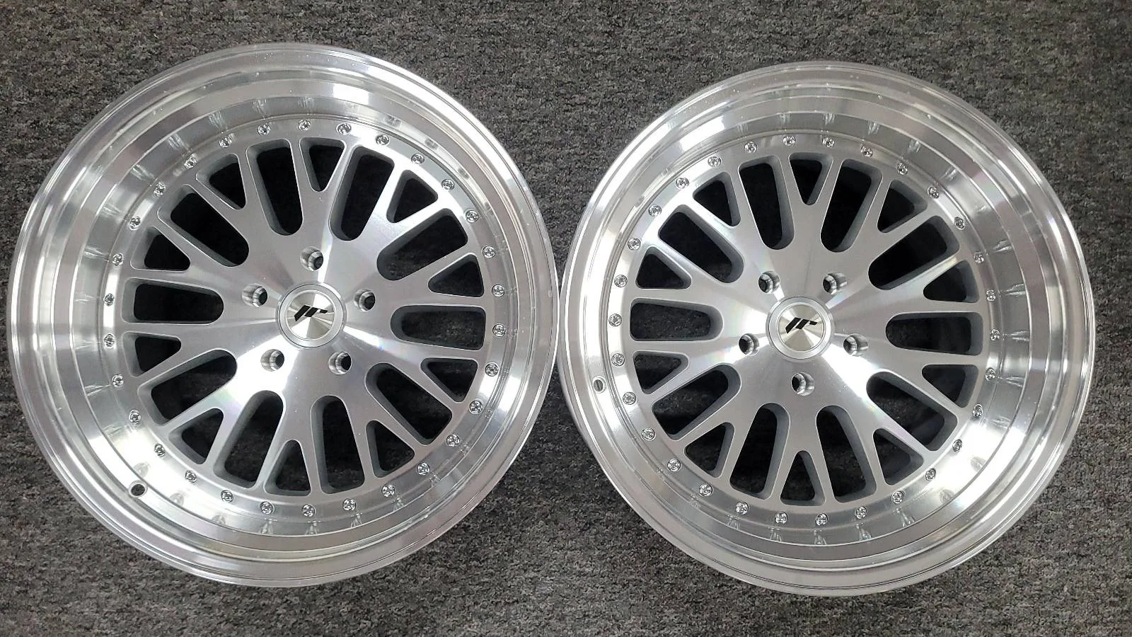 Вживаний Легкосплавний диск 18" Japan Racing JR10 18x10,5 ET25 5x114,3 срібний - фото My Tuning Lab