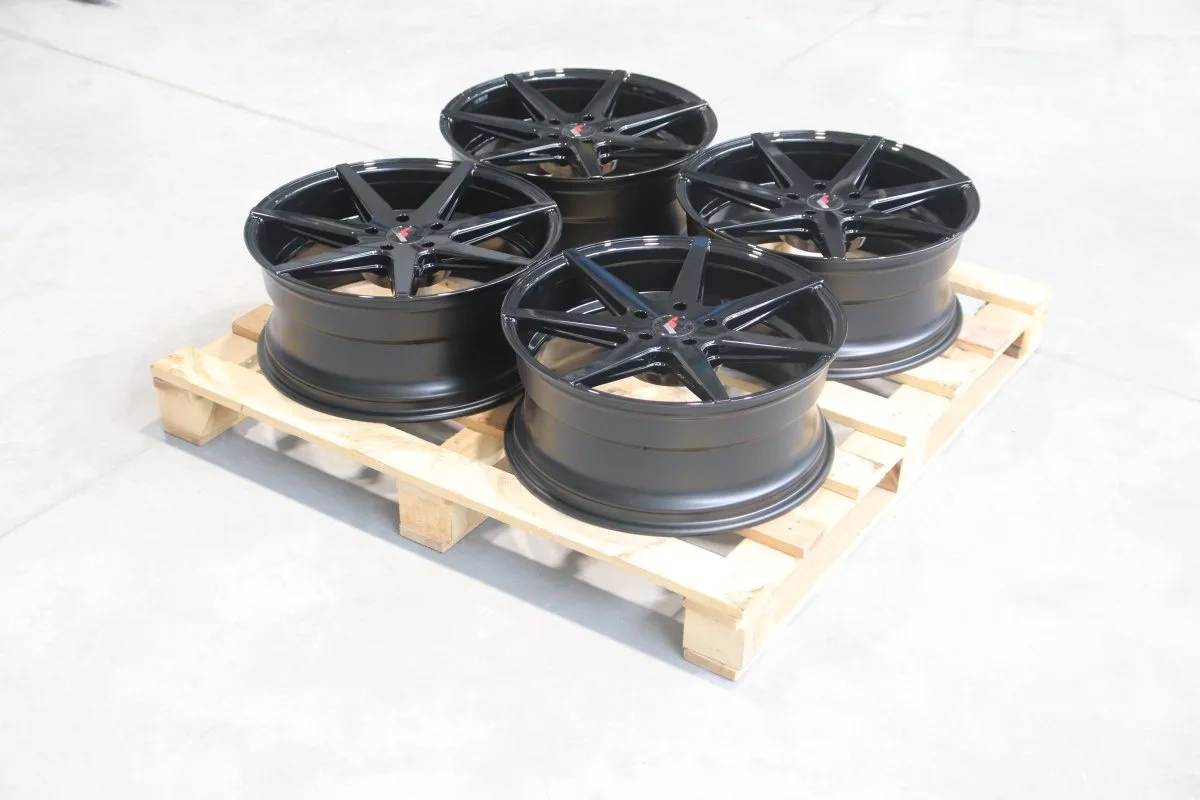 Комплект легкосплавних дисків 20" Japan Racing JR20 20x8,5 ET30 5x120 глянцевий чорний - фото My Tuning Lab