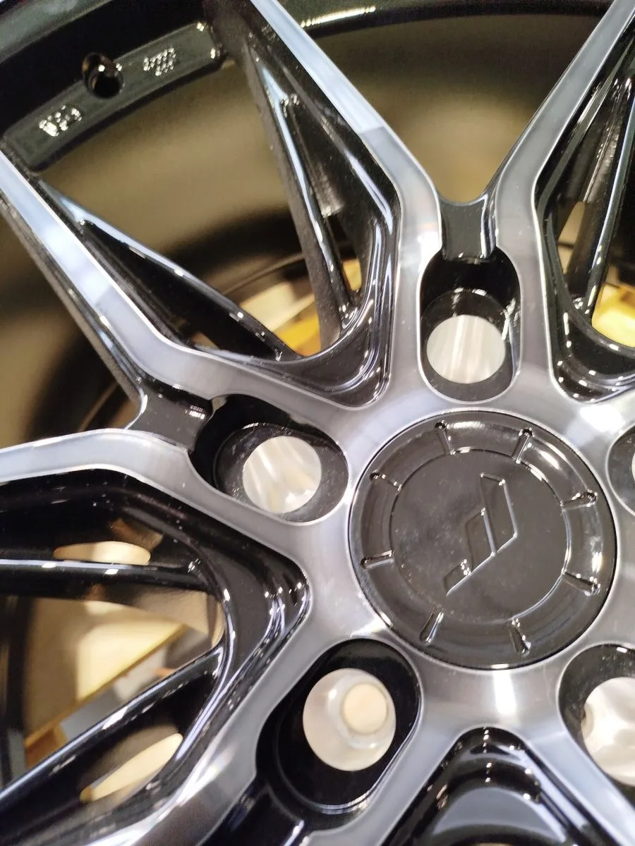 Комплект легкосплавних дисків 20" Japan Racing JR44 20x8,5 ET20 5x115 чорний Machined з Tinted лицьова частина - фото My Tuning Lab