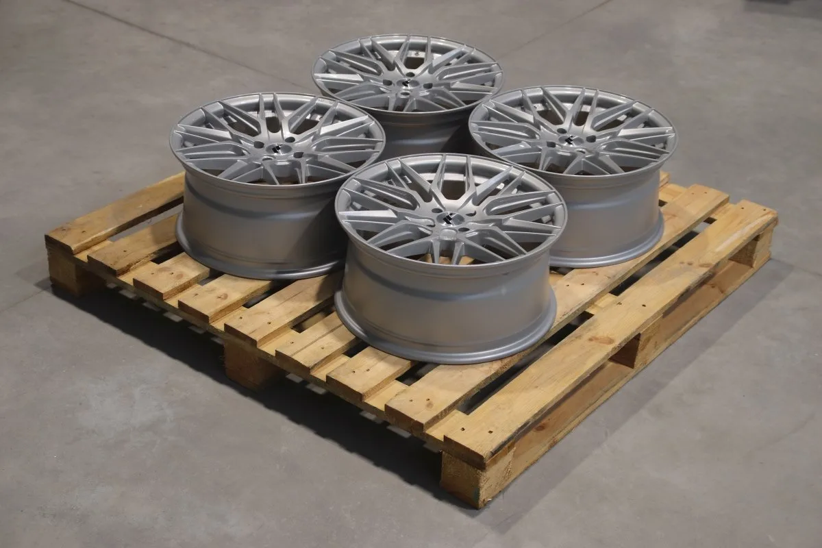 Комплект легкосплавних дисків 17" Japan Racing JR28 17x8 ET38 4x100 глянцевий срібний - фото My Tuning Lab